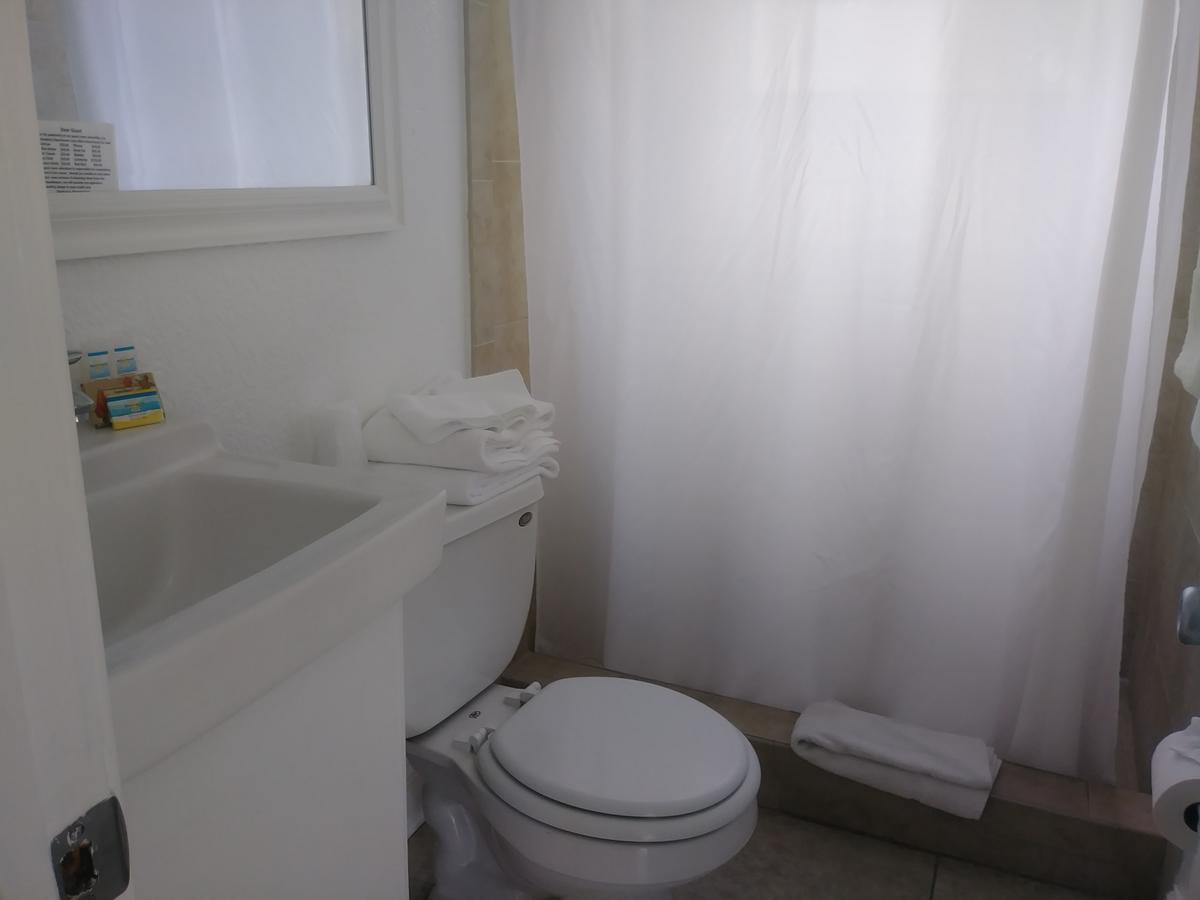 Kingsail Resort Маратон Екстериор снимка