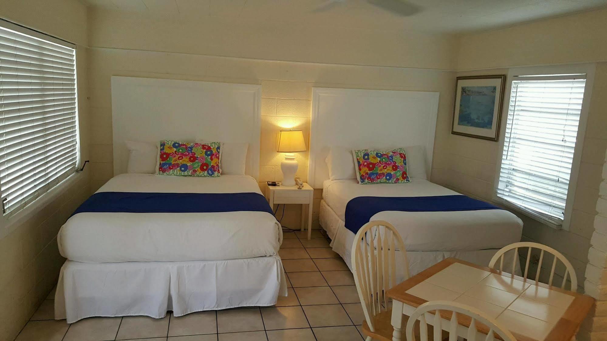 Kingsail Resort Маратон Екстериор снимка